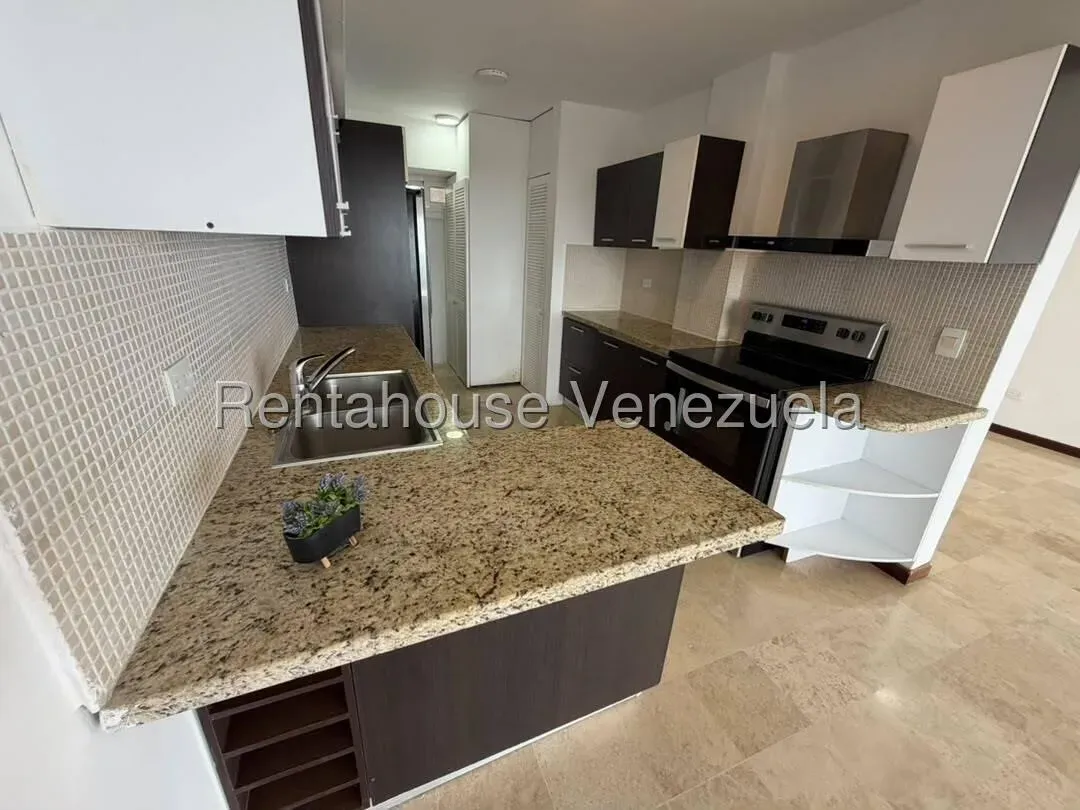 Venta de Exclusivo Apartamento de 103,82 m² | Impresionante Vista 180° a La Lagunita Terraza + 2 PE - 9