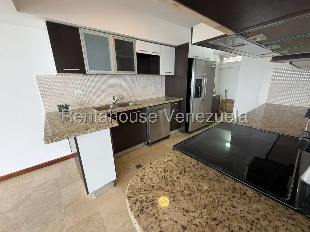 Venta de Exclusivo Apartamento de 103,82 m² | Impresionante Vista 180° a La Lagunita Terraza + 2 PE - 10