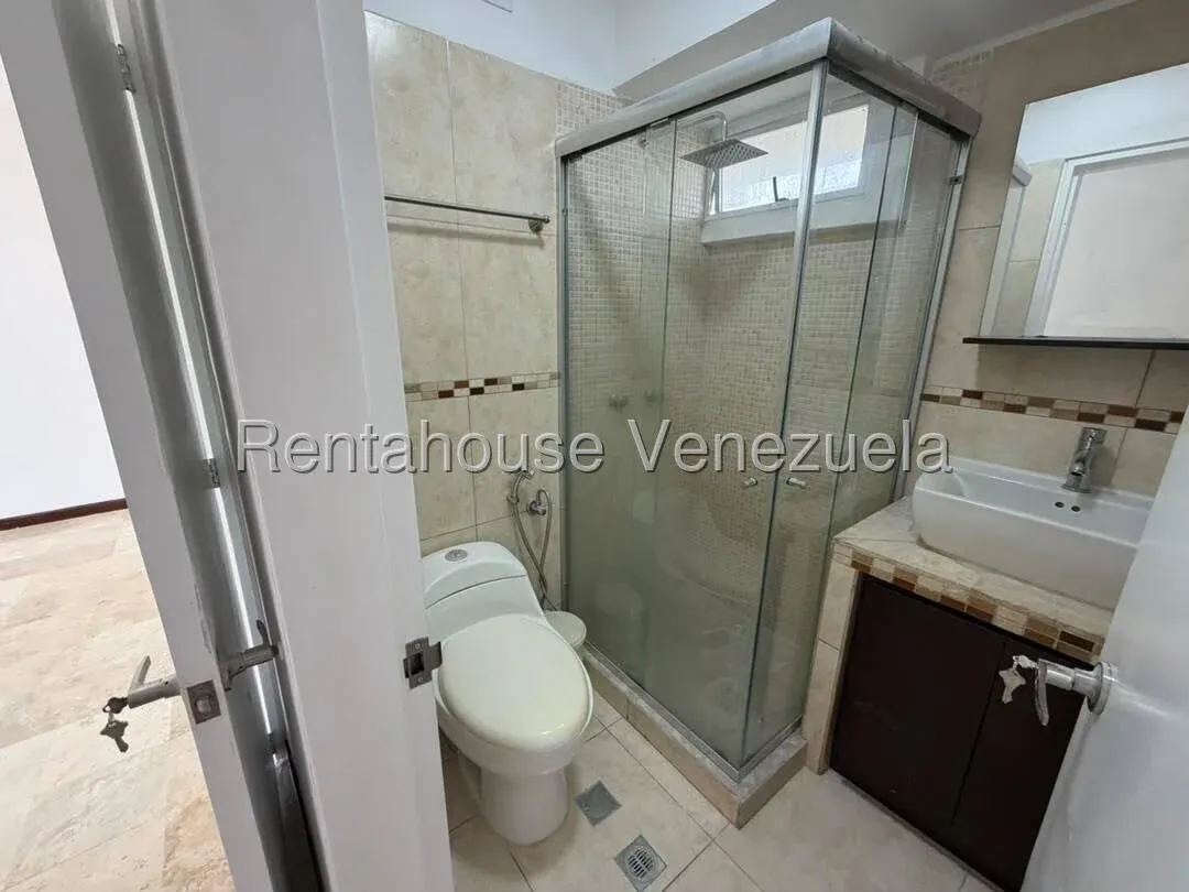 Venta de Exclusivo Apartamento de 103,82 m² | Impresionante Vista 180° a La Lagunita Terraza + 2 PE - 13