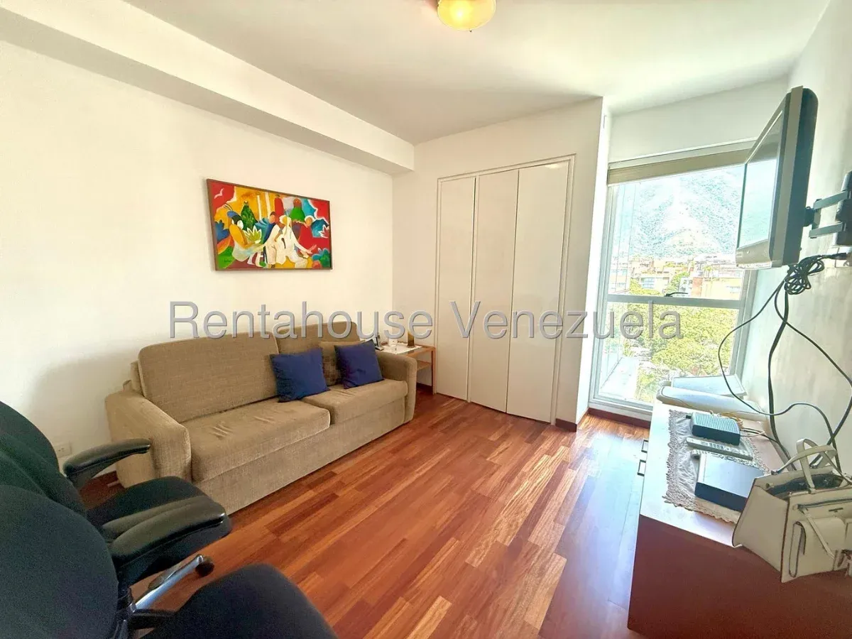 Venta de Espectacular Apartamento de 108 m² | Vista al Ávila | Pozo y Planta Eléctrica - 10