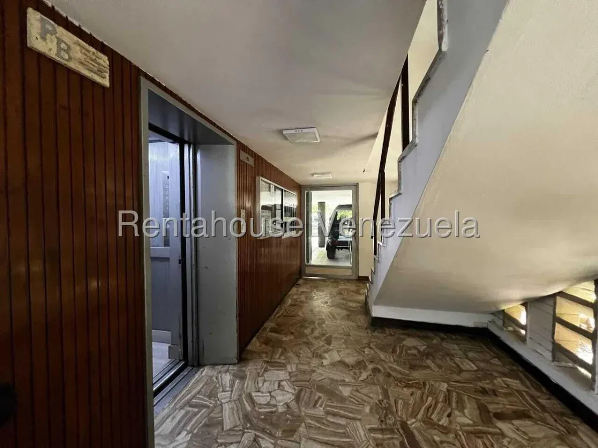 Venta de Apartamento Remodelado en Chuao | Vista al Ávila | Suministro Continuo de Agua y Luz - 12