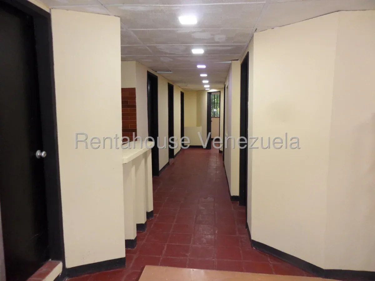 Alquiler de Local Comercial en 2do Piso con Entrada Independiente | Oficina, Consultorio o Depósito - 4