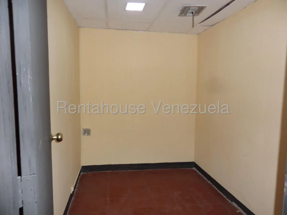Alquiler de Local Comercial en 2do Piso con Entrada Independiente | Oficina, Consultorio o Depósito - 6