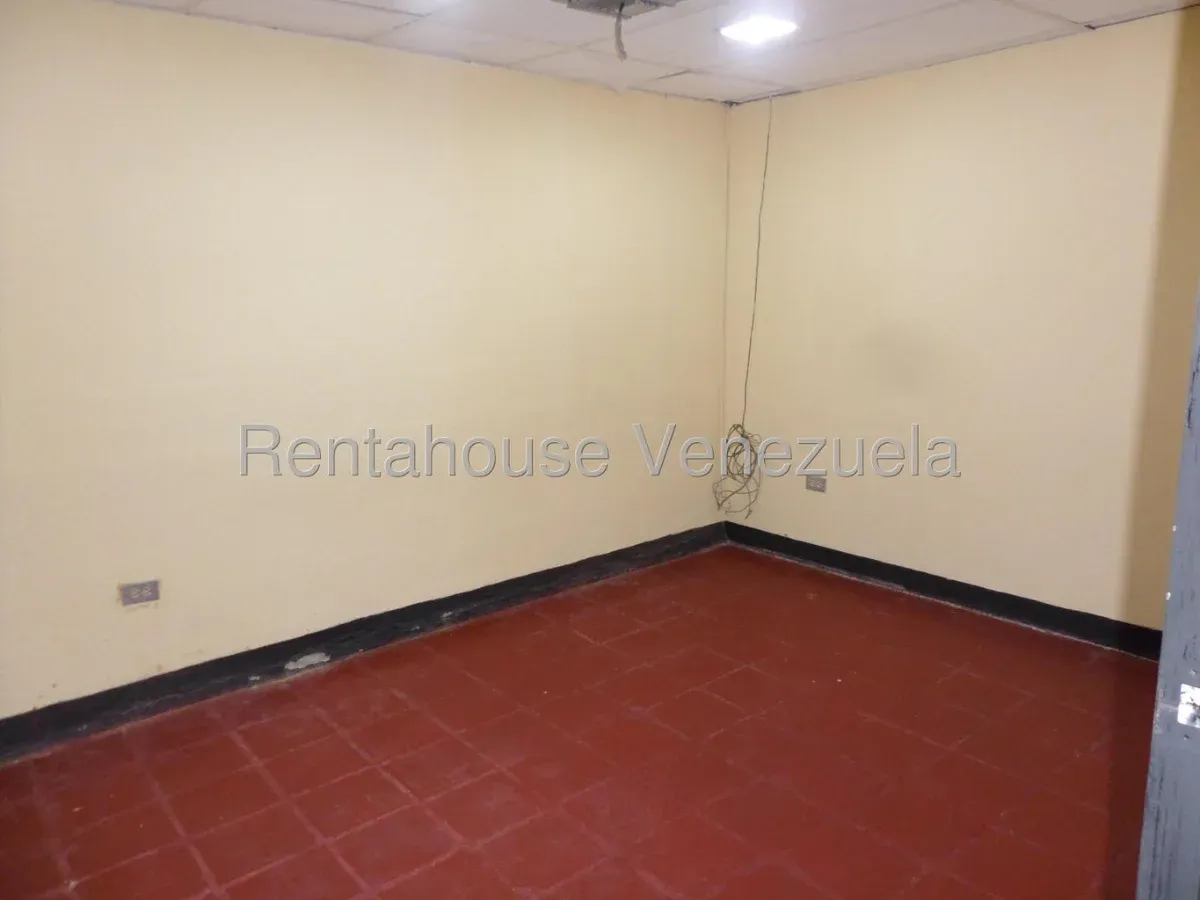 Alquiler de Local Comercial en 2do Piso con Entrada Independiente | Oficina, Consultorio o Depósito - 8