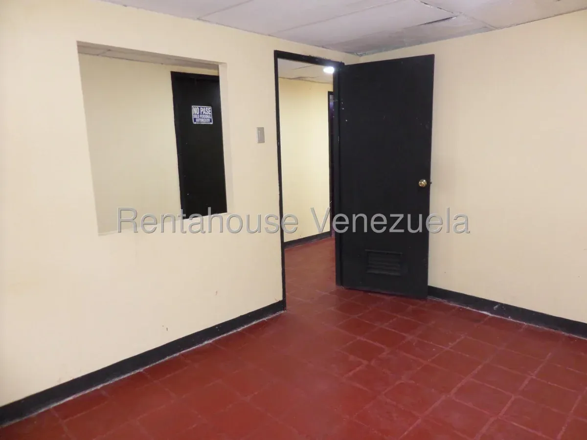 Alquiler de Local Comercial en 2do Piso con Entrada Independiente | Oficina, Consultorio o Depósito - 9