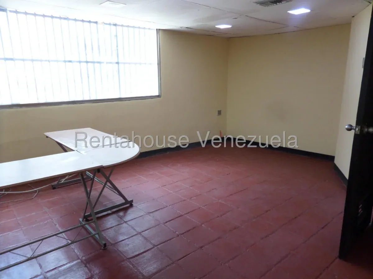 Alquiler de Local Comercial en 2do Piso con Entrada Independiente | Oficina, Consultorio o Depósito - 10