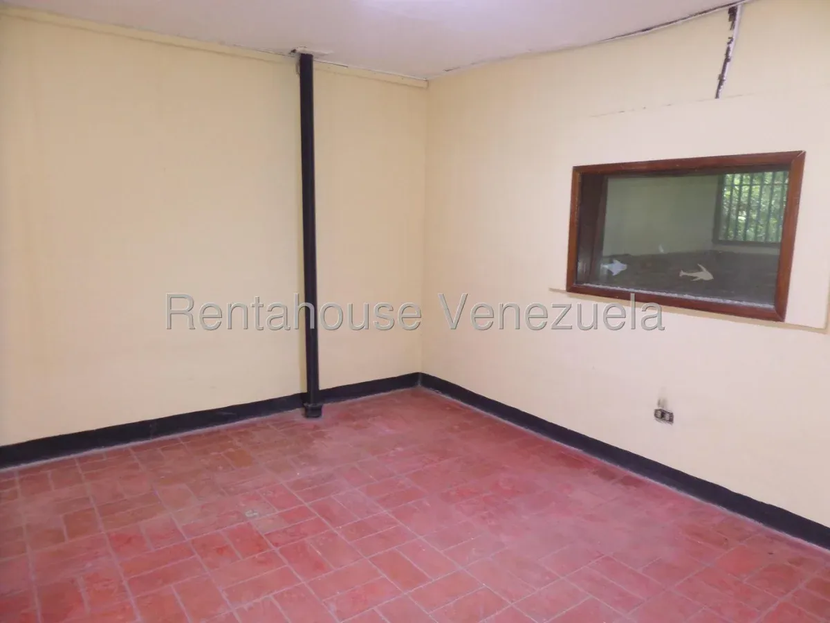 Alquiler de Local Comercial en 2do Piso con Entrada Independiente | Oficina, Consultorio o Depósito - 13