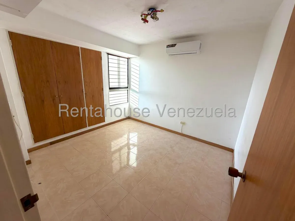 Alquiler de Espacioso Apartamento Sin Amoblar | Vista Panorámica y Áreas Sociales Estilo Club - 7