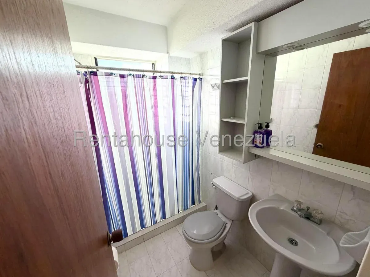 Alquiler de Espacioso Apartamento Sin Amoblar | Vista Panorámica y Áreas Sociales Estilo Club - 8