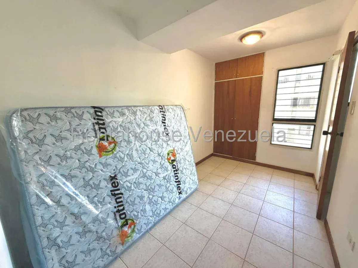 Alquiler de Espacioso Apartamento Sin Amoblar | Vista Panorámica y Áreas Sociales Estilo Club - 10
