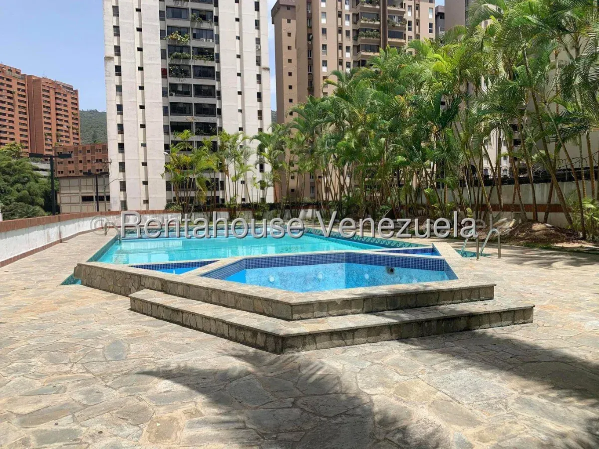 Alquiler de Espacioso Apartamento Sin Amoblar | Vista Panorámica y Áreas Sociales Estilo Club - 13