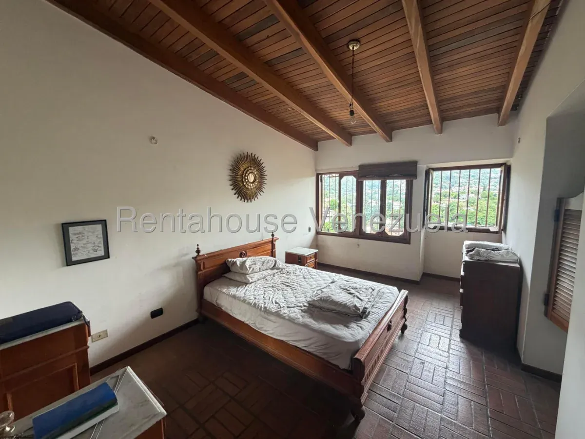 Venta de Casa para Remodelar con Estructura Insuperable | Jardines, Vista Panorámica y Calle Cerrada - 14