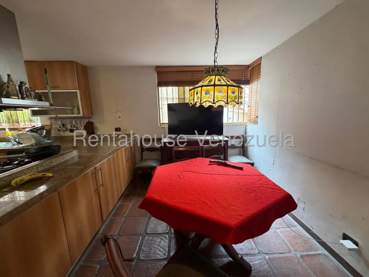 Venta de Casa para Remodelar con Estructura Insuperable | Jardines, Vista Panorámica y Calle Cerrada - 20