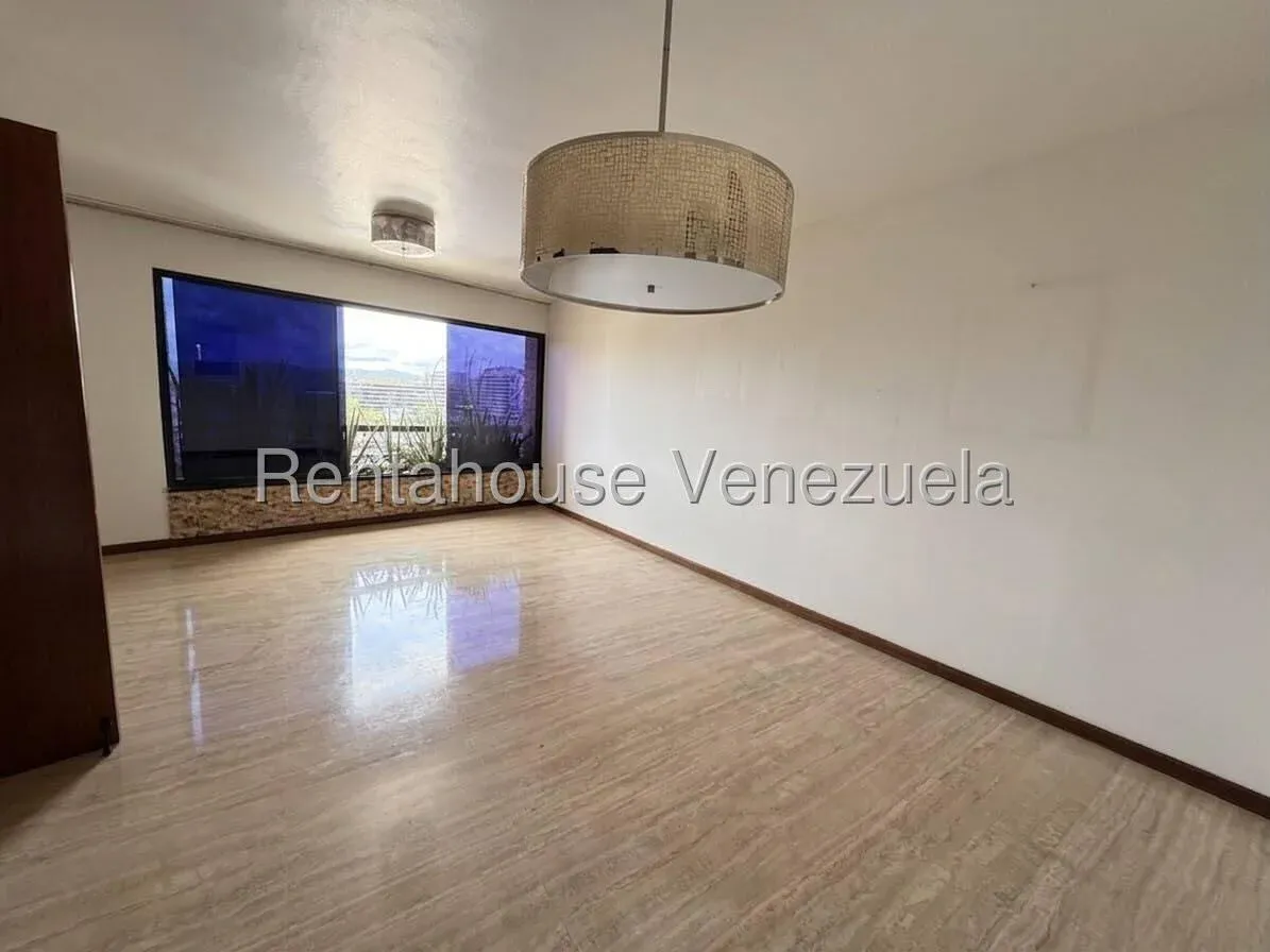 Apartamento (1 Nivel) en Venta en El Rosal, Distrito Metropolitano - 2