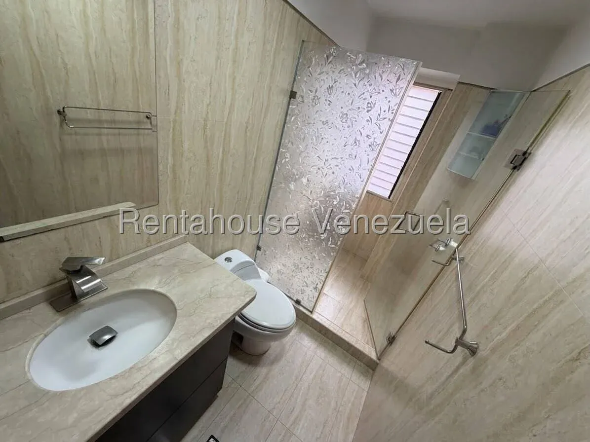 Apartamento (1 Nivel) en Venta en El Rosal, Distrito Metropolitano - 12