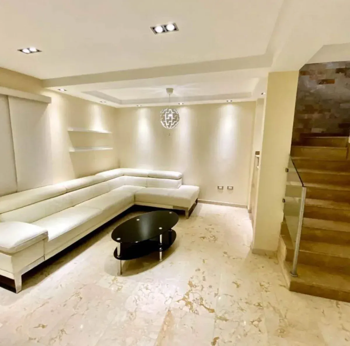 Lujoso TownHouse en venta Villa Camino del Doral - 3