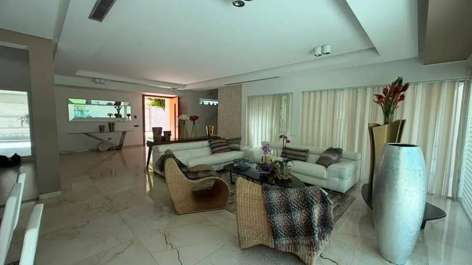 Fernando Perez Vende Exclusica Casa Tipo Loft en la urb La Viña, Calle Paez  - 10