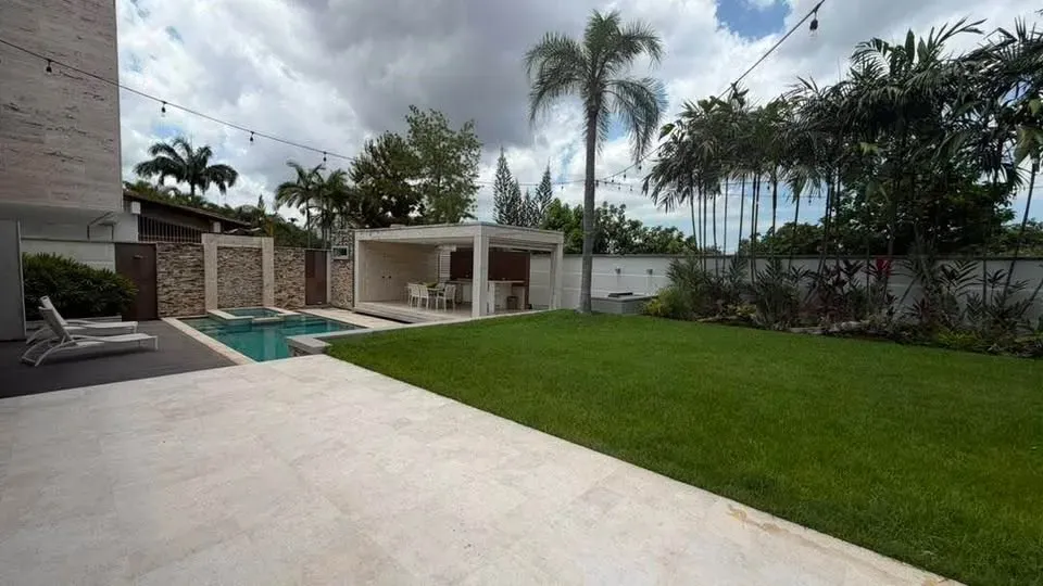 Fernando Perez Vende Exclusica Casa Tipo Loft en la urb La Viña, Calle Paez  - 13