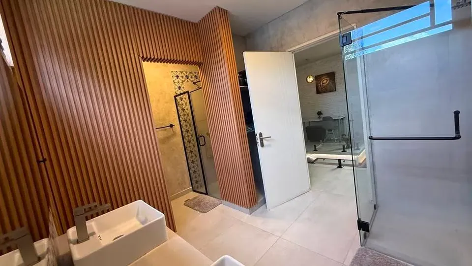 Fernando Perez Vende Imponente Casa estilo Industrial en el Trigal Centro  - 10