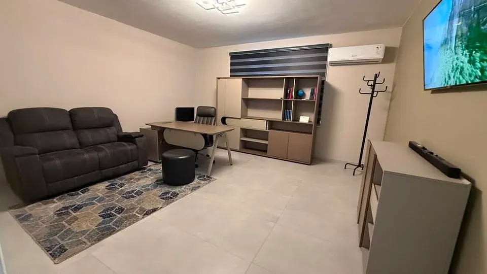 Fernando Perez Vende Imponente Casa estilo Industrial en el Trigal Centro  - 22