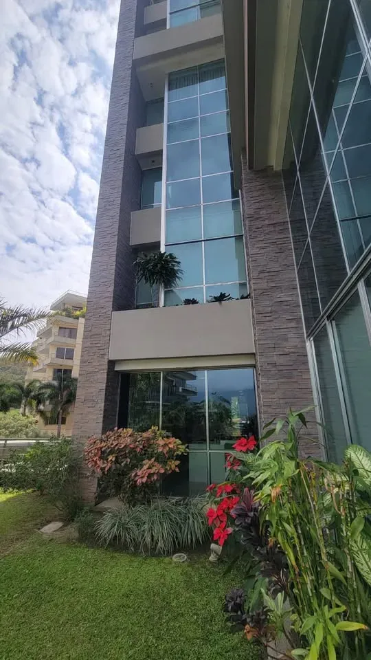 En venta Espectacular Apartamento Duplex en Guataparo Urb Terrazas del Country, Res Green17  - 22