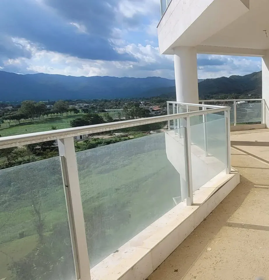 En venta Apartamento en Guataparo, urb Terrazas del Country Res XIAN con vista al campo de Golf - 8