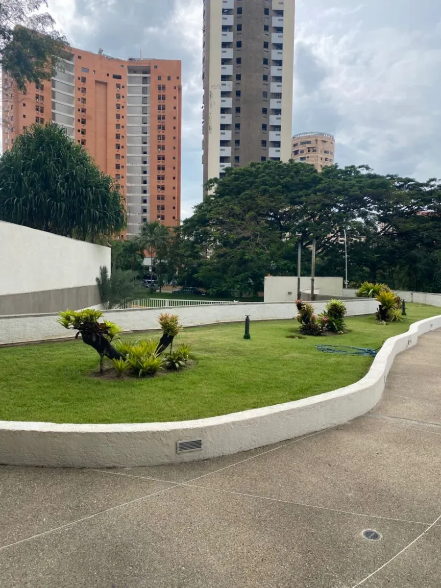 Fernando Perez Alquila Lujoso Apartamento Amoblado en Valle Blanco Res Orion - 17