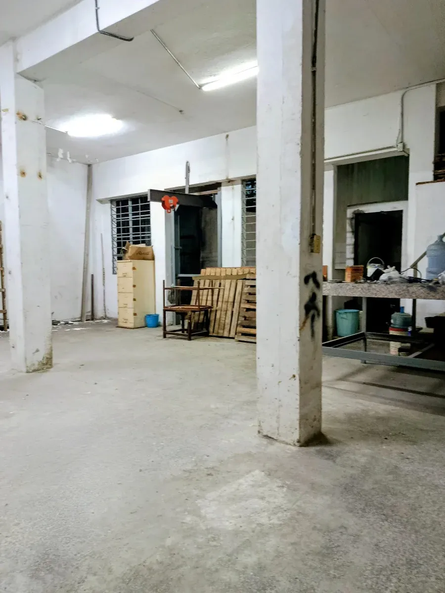 Amplio local comercial en venta  - 4