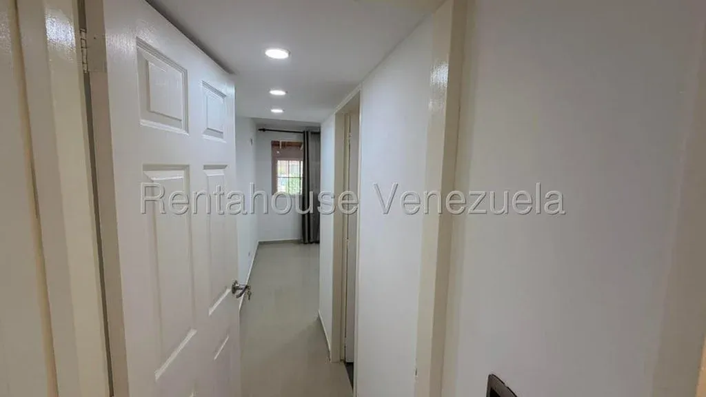 Bello Apartamento en Venta en Valle Grande Guatire 27-632 - 16
