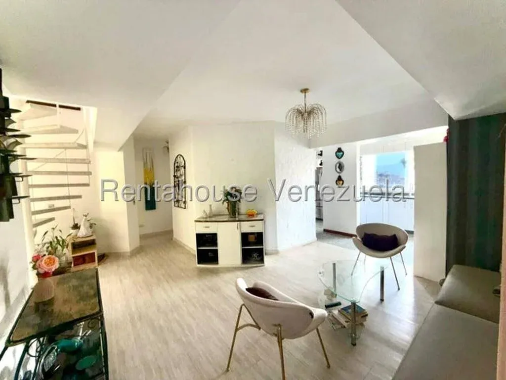 Lindo Penthouse en Venta en Terrazas del Avila 27-1266 - 2