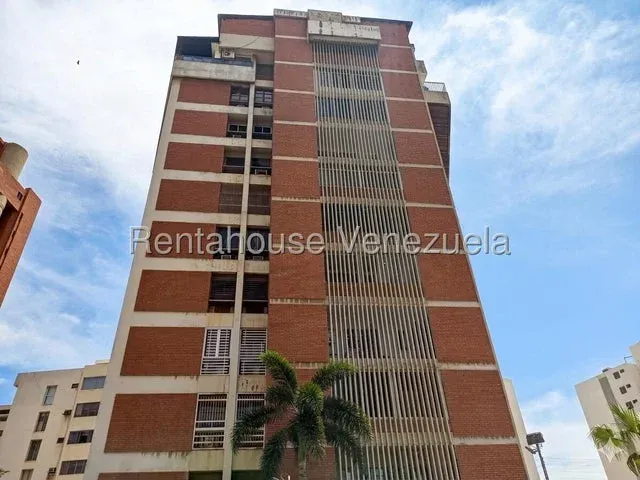 Bello apartamento en venta en sector La Lago