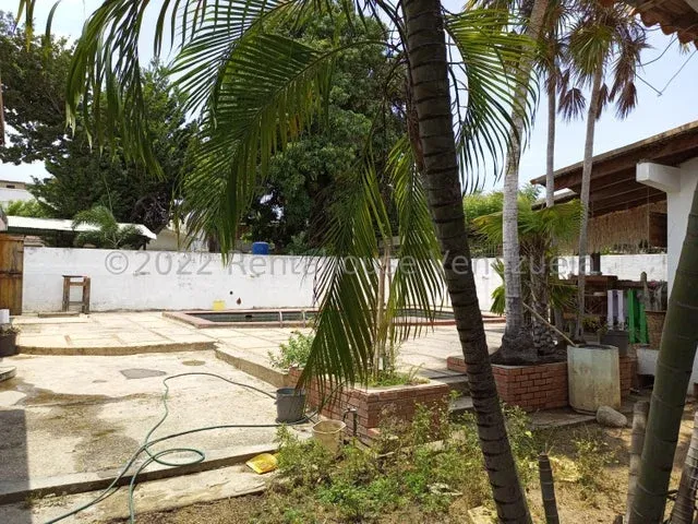 Edificacion comercial mixta en venta en Calle 72 - 17