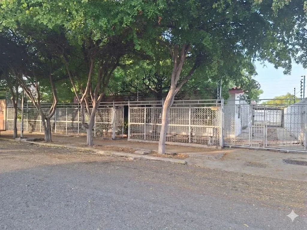 Casa Quinta en venta en Urb Canta Claro Calle cerrada