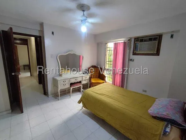 Apartamento en alquiler en Av Cecilio Acosta - 6