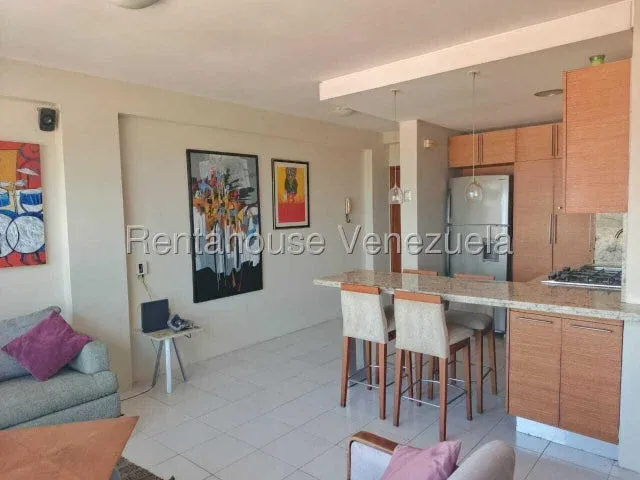 Apartamento tipo estudio en alquiler en av El Milagro - 3