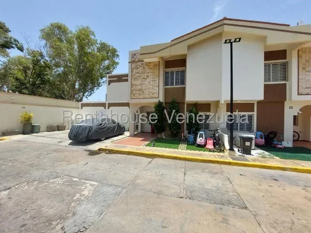 Casa en alquiler en Urb Canta Claro