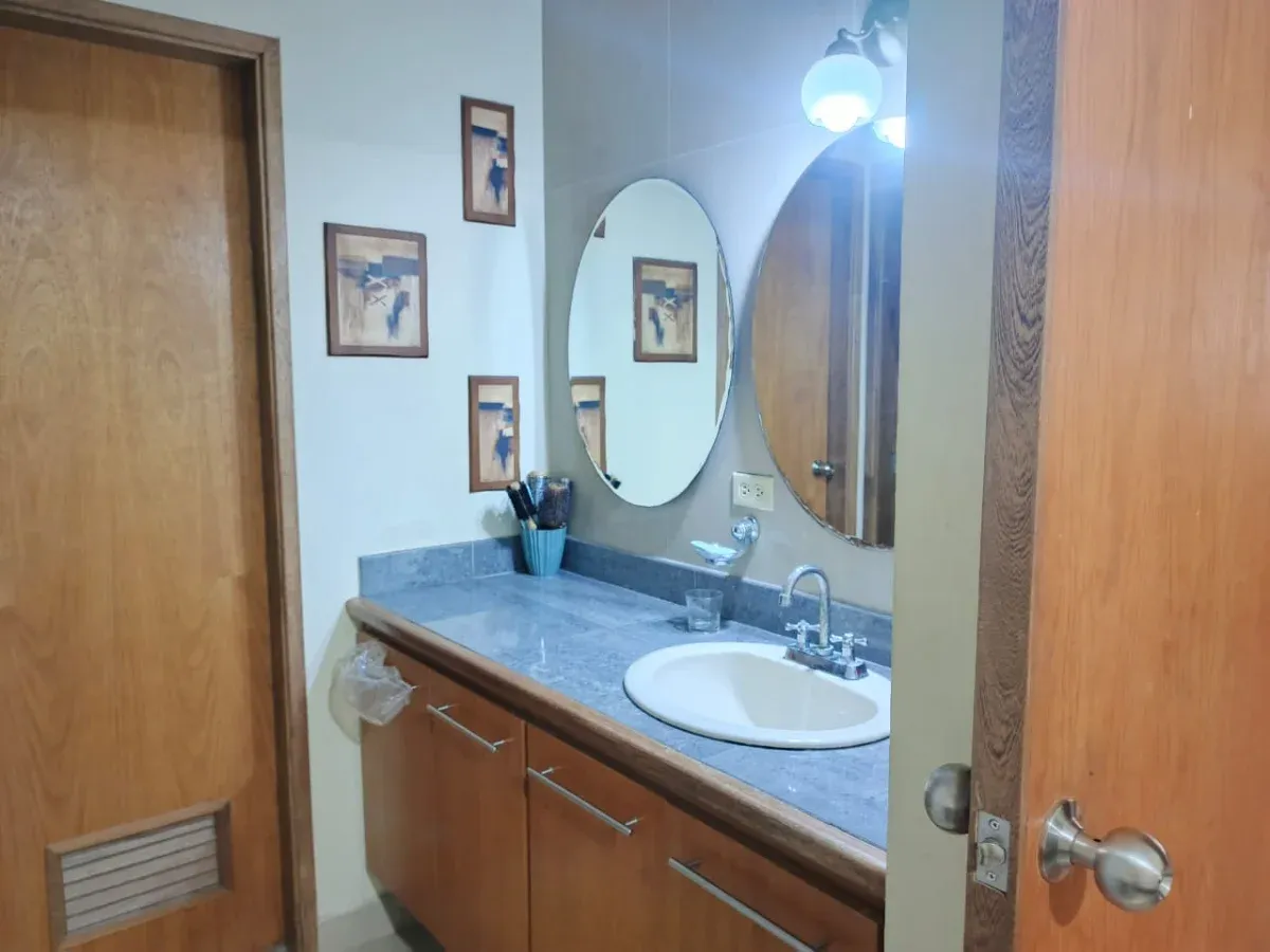 Apartamento en venta en Av el milagro - 8