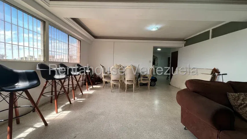 Apartamento en venta en Av Bella Vista - 2
