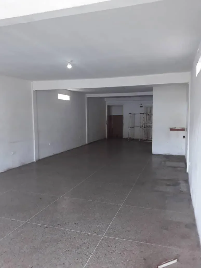 local en alquiler en Catia (piso1) - 2