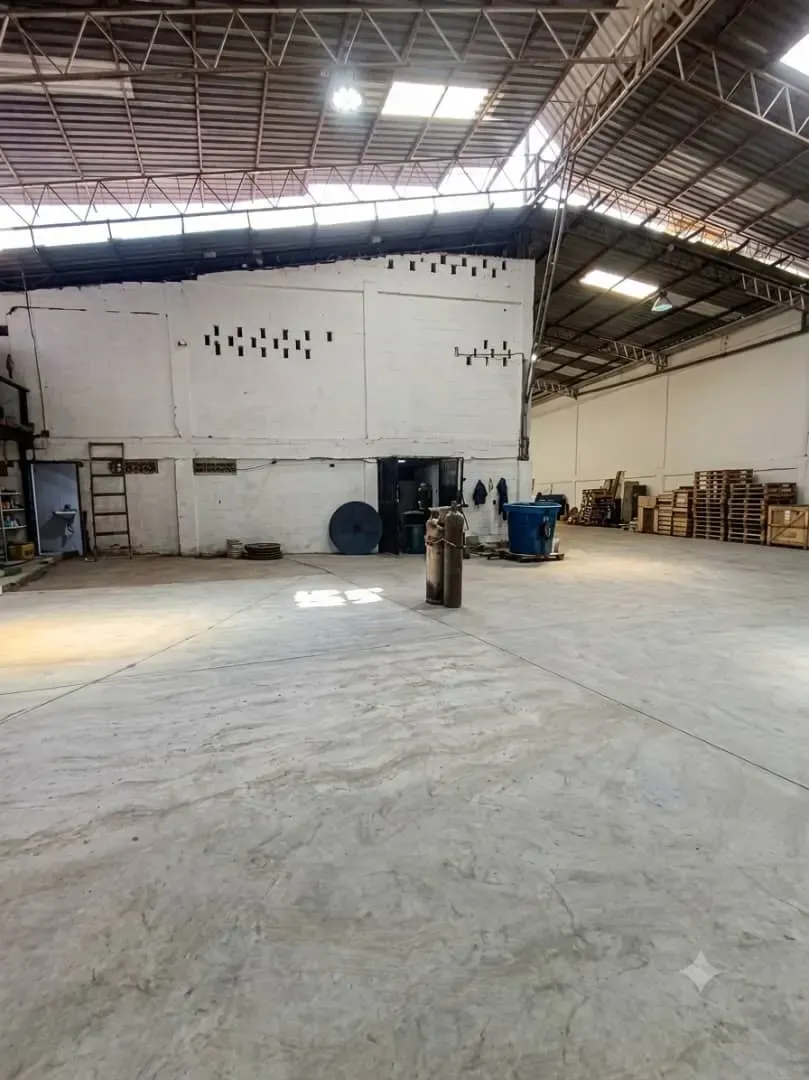 GALPON EN ALQUILER O VENTA 1000M2  - 3