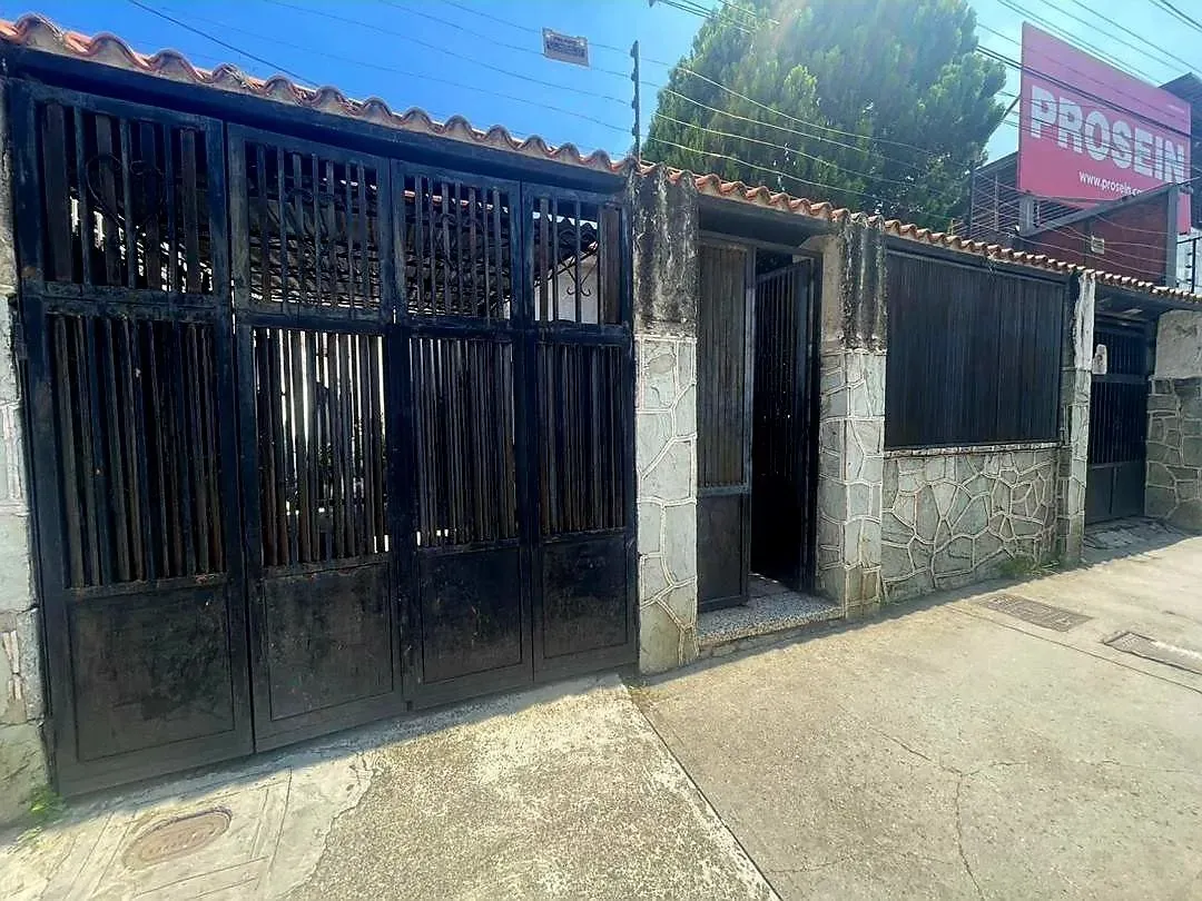 Edificación de 3 Niveles con Alto Potencial Comercial y Residencial - 2
