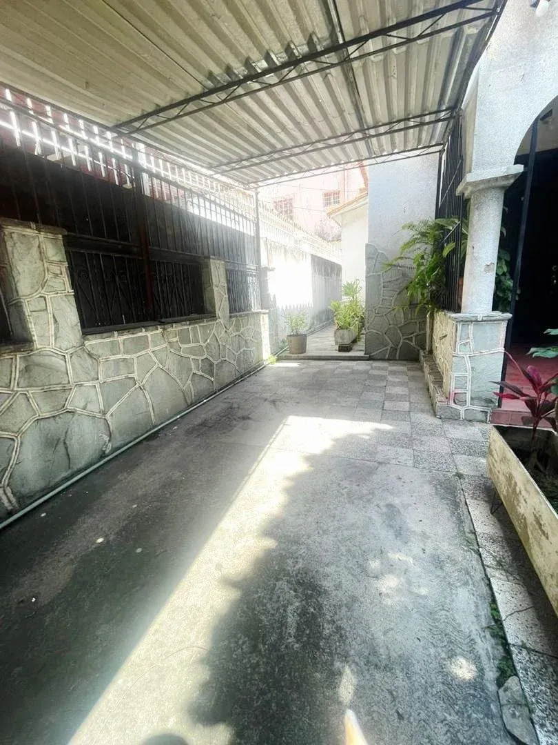 Edificación de 3 Niveles con Alto Potencial Comercial y Residencial - 13