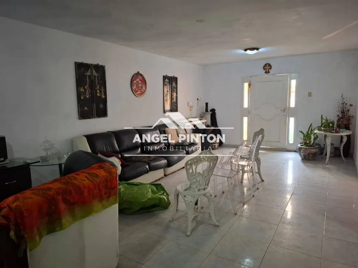 CASA EN VENTA CABIMAS A POCOS MTRS DE LA AV 32 - 4
