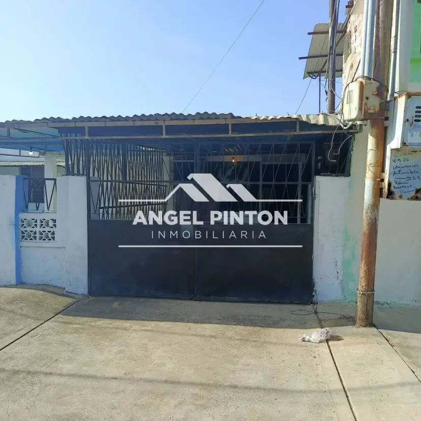  API 9700 TERRENO CON CASA COMERCIAL VENTA 18 DE OCTUBRE MARACAIBO VENEZUELA $ 55.000 Elluz Blanco 