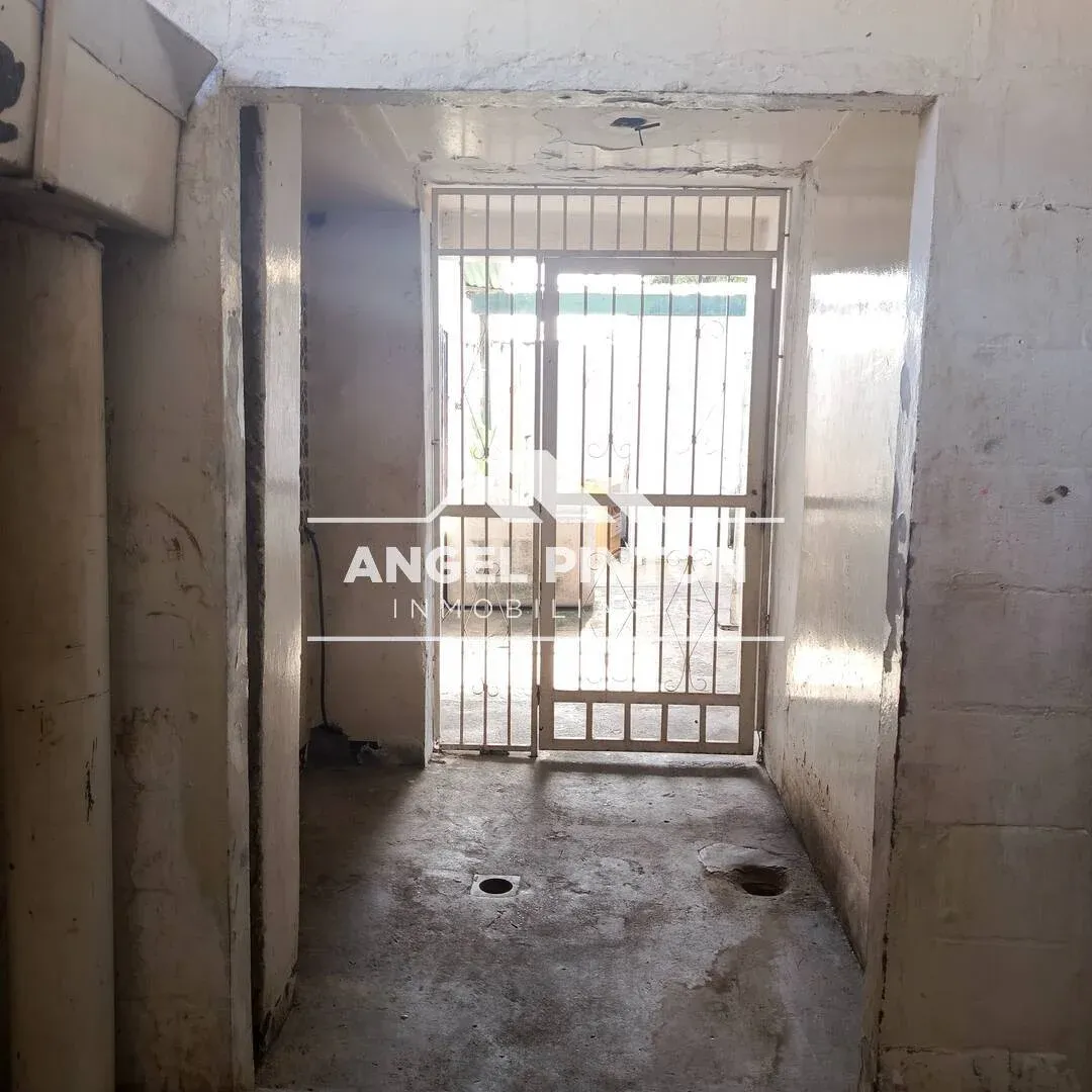  API 9700 TERRENO CON CASA COMERCIAL VENTA 18 DE OCTUBRE MARACAIBO VENEZUELA $ 55.000 Elluz Blanco  - 9