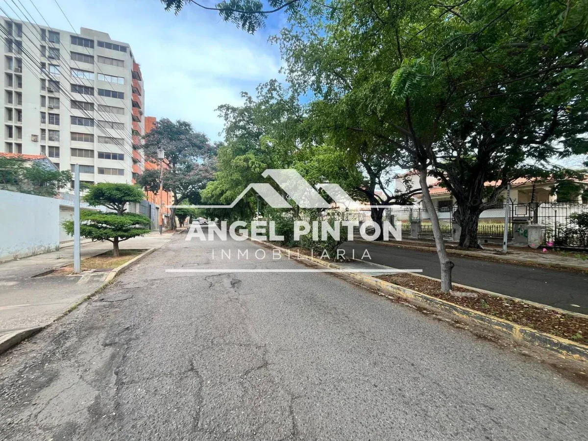 API 20108 DEPÓSITO EN ALQUILER EN URB. PARAÍSO MARACAIBO VENEZUELA $ 400 Elluz Blanco - 8