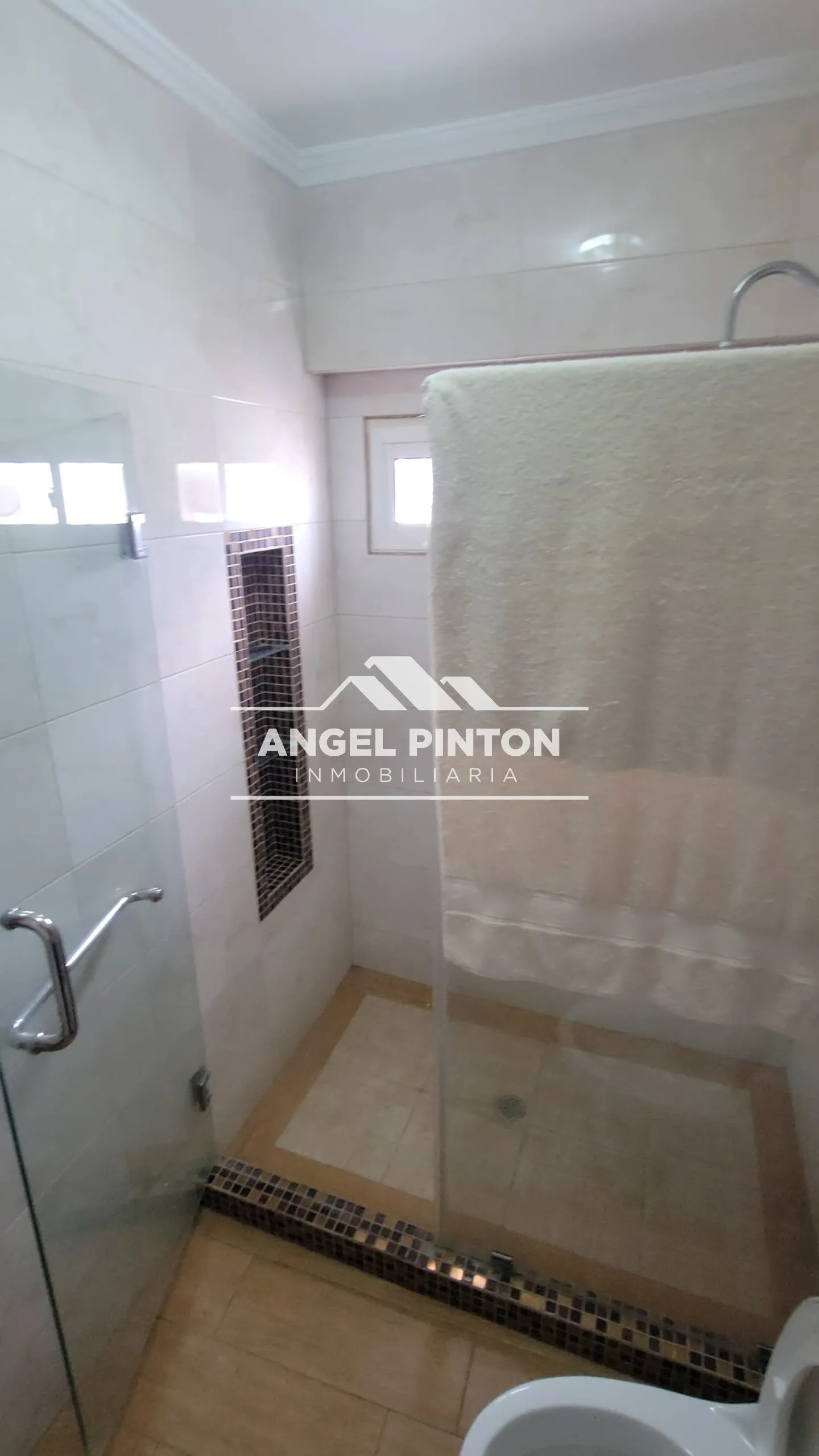 API 9842 LOCAL COMERCIAL VENTA SIERRA MAESTRA MARACAIBO VENEZUELA  $400.000 Negociable  Elluz Blanco - 7
