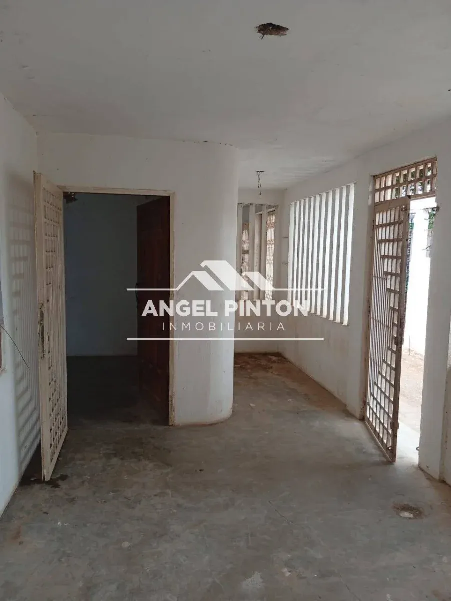 API 9849 CASA VENTA EL CAUJARO SAN FRANCISCO VENEZUELA API 9849 $ 18.000  Elluz Blanco  - 6