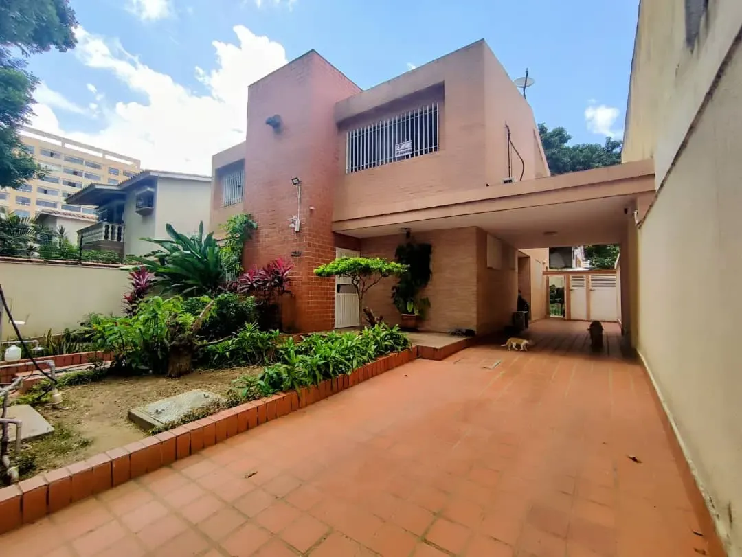 Casa hermosa de dos plantas en La Trigaleña  - 2