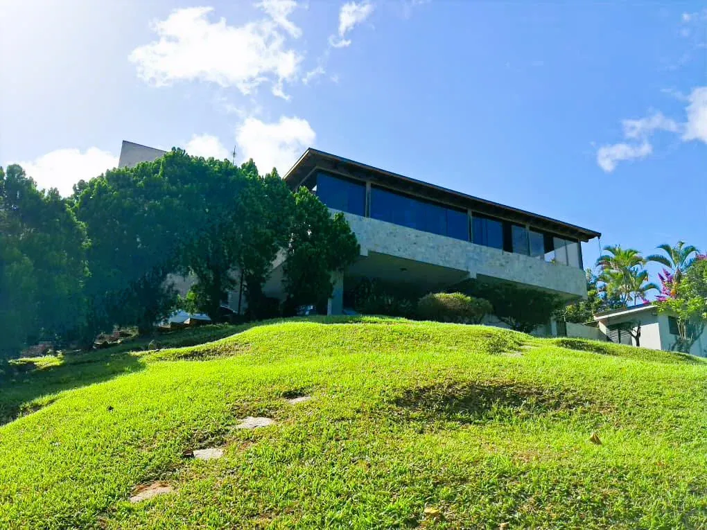 QUINTA EN VENTA EN LA URB LA LAGUNITA COUNTRY CLUB DE 920 MTS2
